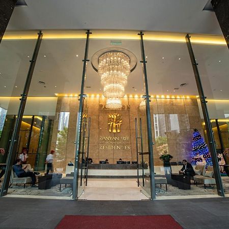 Ph Suites At Pavilion Bukit Bintang Kuala Lumpur Esterno foto The lobby of the hotel
