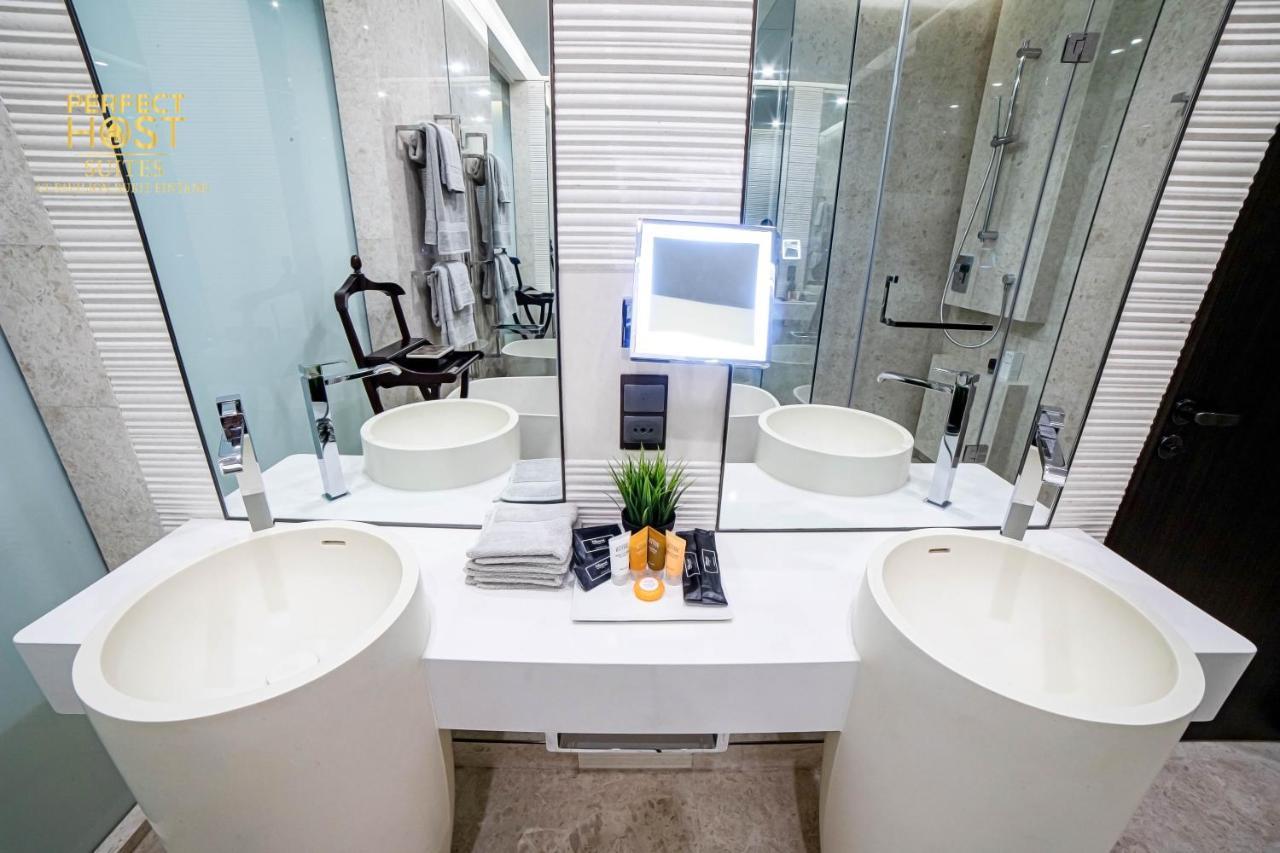 Ph Suites At Pavilion Bukit Bintang Kuala Lumpur Esterno foto Bathroom